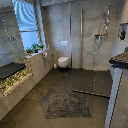 Apartamento Maison 54 - Ruhig Am Luisenviertel 2 Min Zu Bars-restaurants 83qm Wuppertal