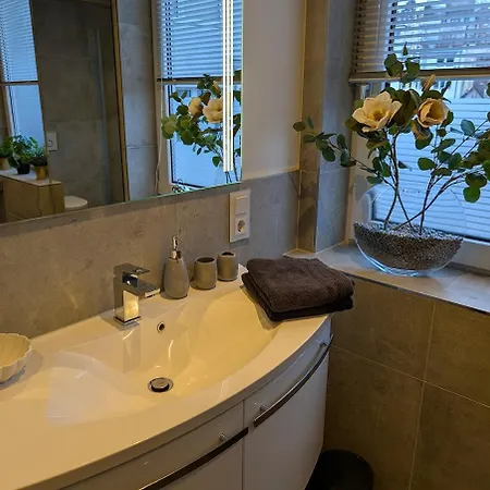 Apartament Maison 54 - Ruhig Am Luisenviertel 2 Min Zu Bars-restaurants 83qm